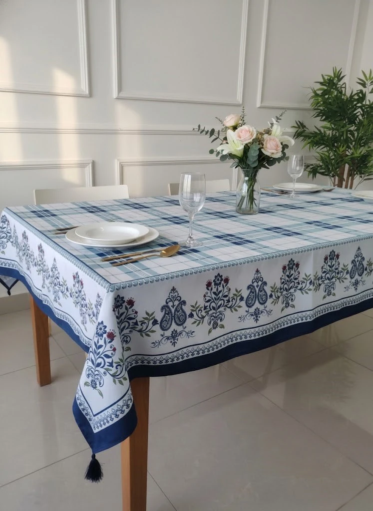 Runner & Table Cloth 2
